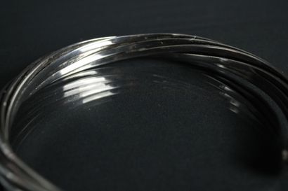 Collier jonc en argent 800/1000 tressé.
Poids...