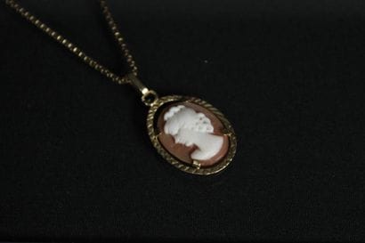 Collier en or jaune 18K (750/1000), chaîne...