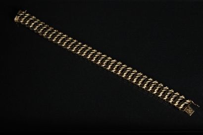 Bracelet en or jaune 18K (750/1000) à mailles...