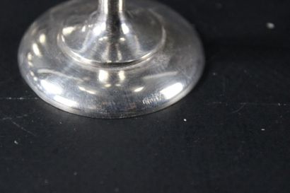 Suite de six gobelets en argent 800/1000,...