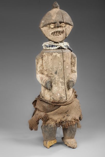 GABON - AMBETE
Figure of an ancestor whose...