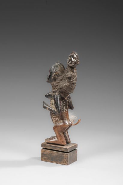 RDC/ZAÏRE - BEMBE
Biteki cult statue in the...