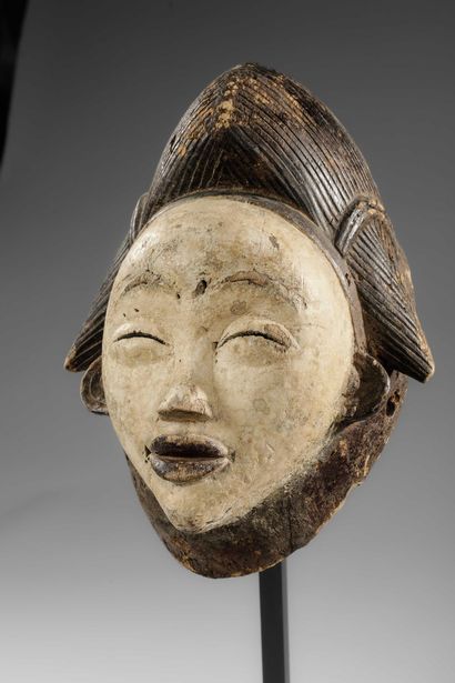 GABON - PUNU
Mukuyi mask - known as a white...