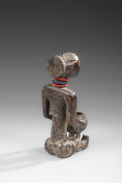 RDC/ZAÏRE - LUBA
Representation of a seated...