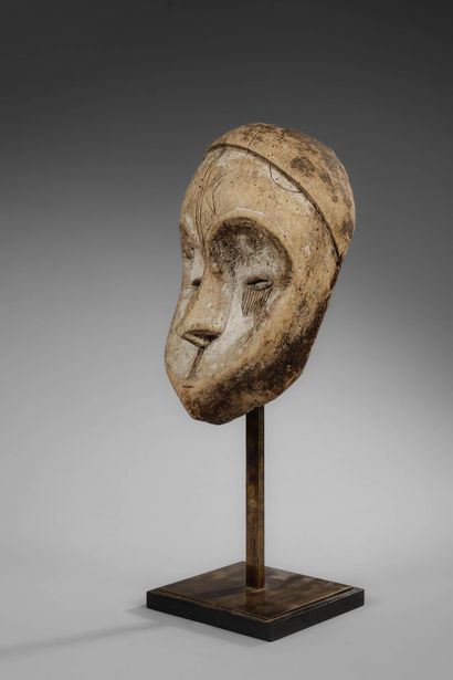 GABON - FANG
Ngon-ntang ritual mask, much...