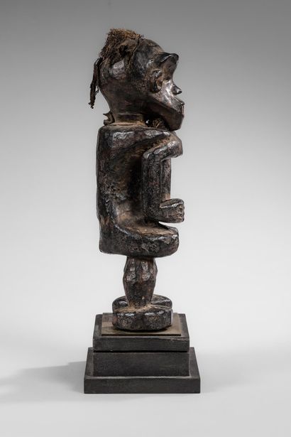 GBAYA - Ancestor figure with simian appearance
Wood...