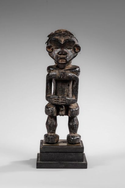 GBAYA - Ancestor figure with simian appearance
Wood...