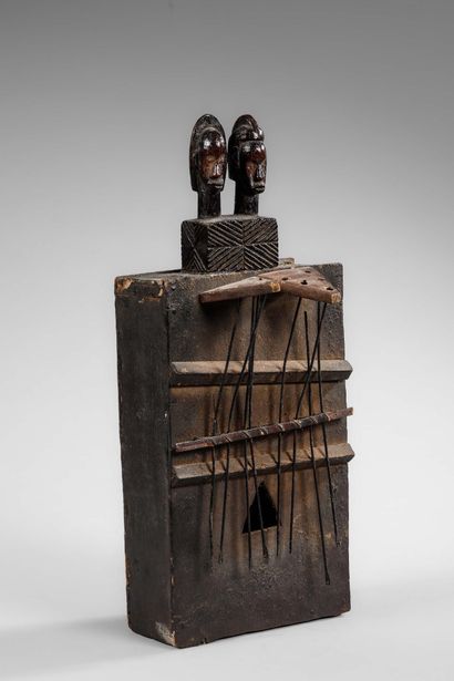 GABON - FANG
Rare sanza with two heads
Wood,...