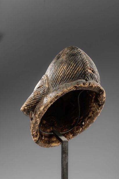 GABON - PUNU
Mukuyi mask - known as a white...
