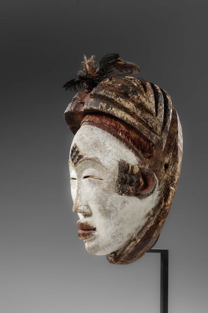 GABON - PUNU
Mukuyi mask - known as a white...