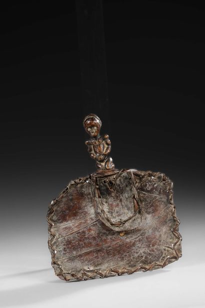 MYENE - Ceremonial fan - Leather and wood...