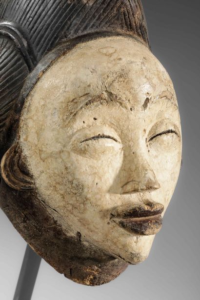 GABON - PUNU
Mukuyi mask - known as a white...