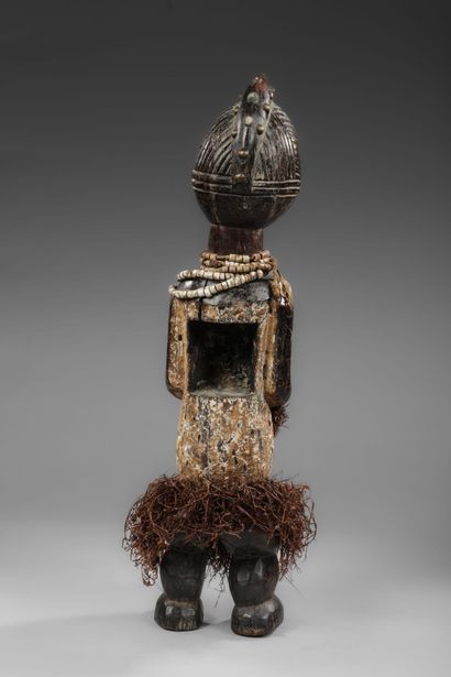 GABON - AMBETE
Figure of an ancestor whose...