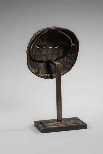 NIGERIA - EKPO/EKET 
These round masks are...