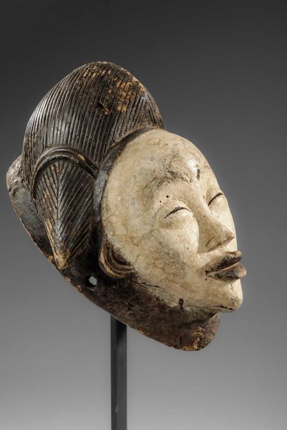 GABON - PUNU
Mukuyi mask - known as a white...