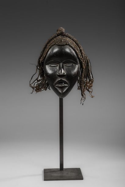 IVORY COAST - DAN
Dislocated mask
Wood -...
