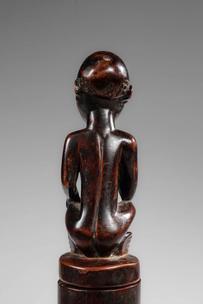 RDC/ZAÏRE - KONGO - Medicine box surmounted...