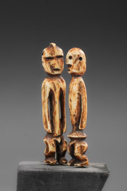 RDC/ZAÏRE - BANDUNDU
Primordial couple carved...