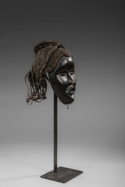 IVORY COAST - DAN
Dislocated mask
Wood -...