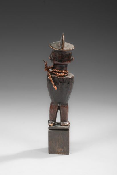 RDC / ZAIRE - TEKE
BUTI cult statue representing...