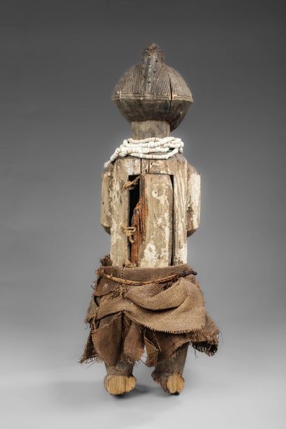 GABON - AMBETE
Figure of an ancestor whose...