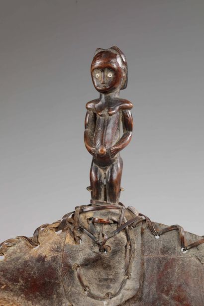 GABON - Fang ceremonial fan - Wood and leather...