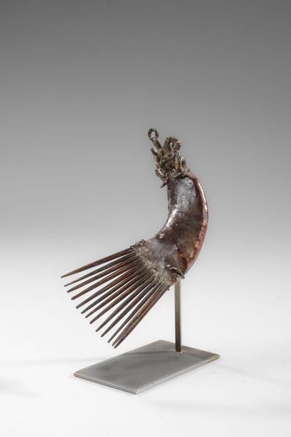 NANGTCHERE/SAO - Comb-shaped protective pendant...