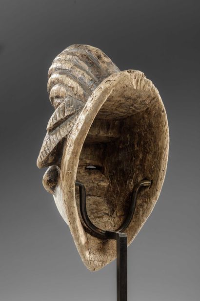 GABON - PUNU
Masque Mukuyi - dit masque blanc
Bois...