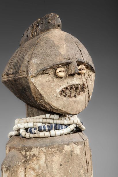 GABON - AMBETE
Figure of an ancestor whose...