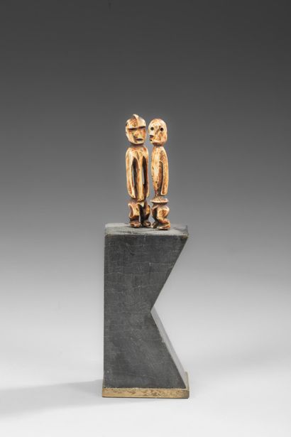 RDC/ZAÏRE - BANDUNDU
Primordial couple carved...