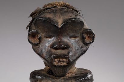 GBAYA - Ancestor figure with simian appearance
Wood...