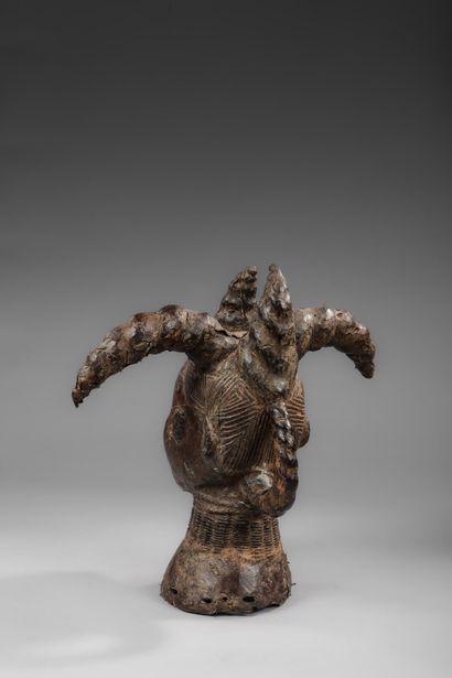 NIGERIA
Beautiful crest mask - Ekoï / Ejagham
Wood,...