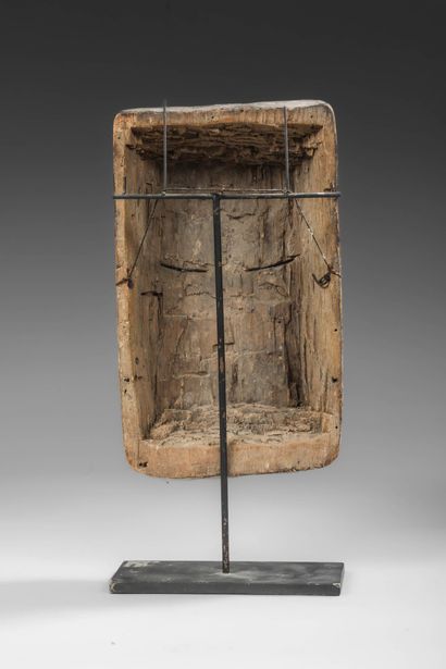 Beautiful minimalist hut mask from the Ubangi...
