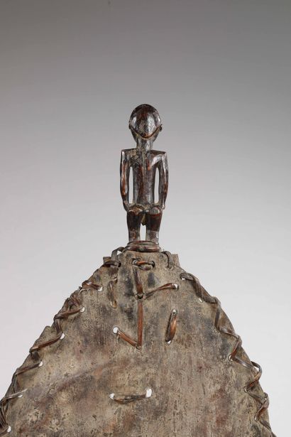 GABON - FANG - Ceremonial fan whose handle...