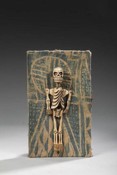 NIGERIA - TIV
Small commemorative reliquary...