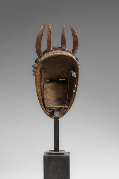 BAOULE - Family mask surmounted by 4 horns
Wood,...