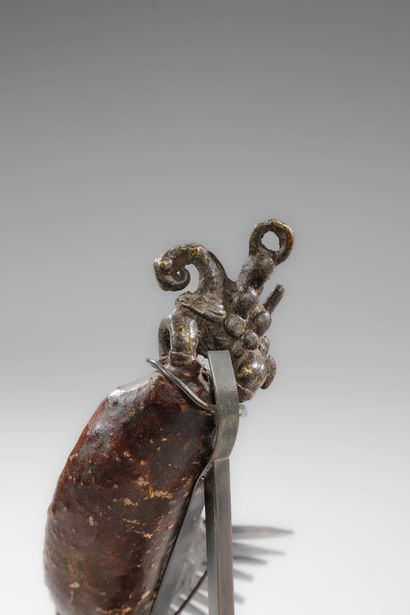 NANGTCHERE/SAO - Comb-shaped protective pendant...