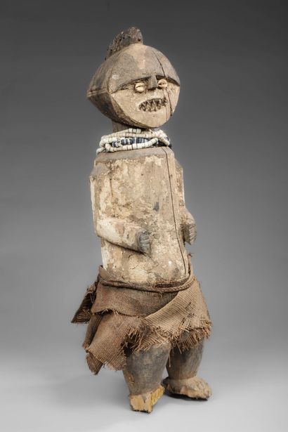 GABON - AMBETE
Figure of an ancestor whose...
