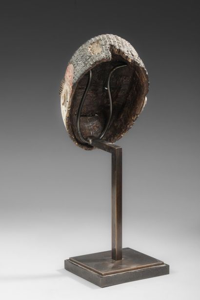 GABON
Magnificent OSSO mask from the Mbwiti...