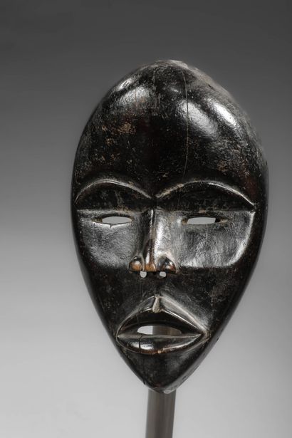 IVORY COAST - DAN - Guego bush spirit face...