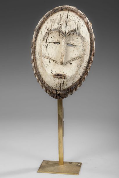 GABON - FANG
Ngon-ntang ritual mask much...