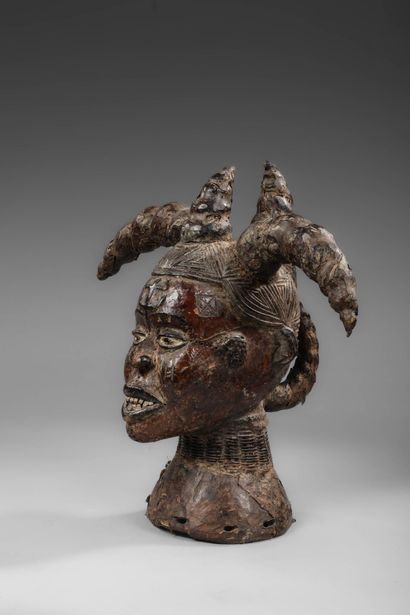 NIGERIA
Beautiful crest mask - Ekoï / Ejagham
Wood,...