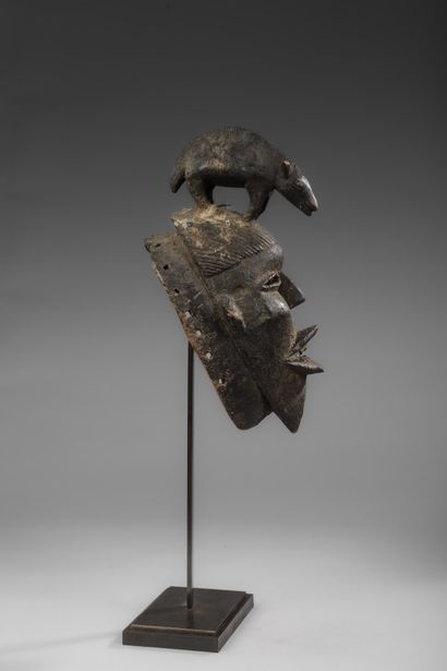 BURKINA FASO - Beautiful old face mask surmounted...