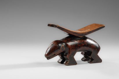 ANGOLA - TSHOKWE
Zoomorphic neck rest
Wood,...