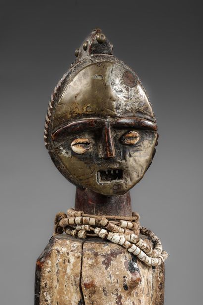 GABON - AMBETE
Figure of an ancestor whose...