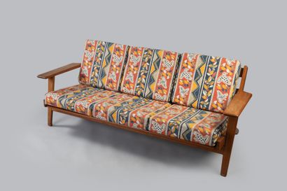 Hans J. WEGNER (1914-2007)
Publisher GETAMA
Living-room...