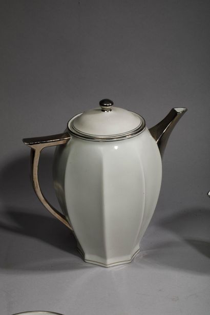 BERNARDAUD LIMOGES
Part of a Limoges porcelain...