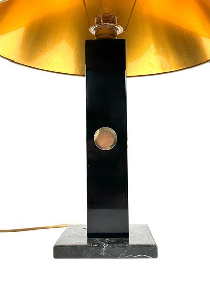 Grande lampe de salon de style néo-classique...
