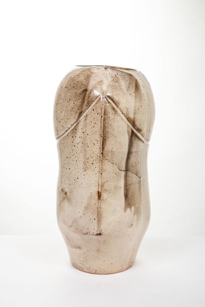 Atelier DIEULEFIT- Les Grottes
Cream-glazed...