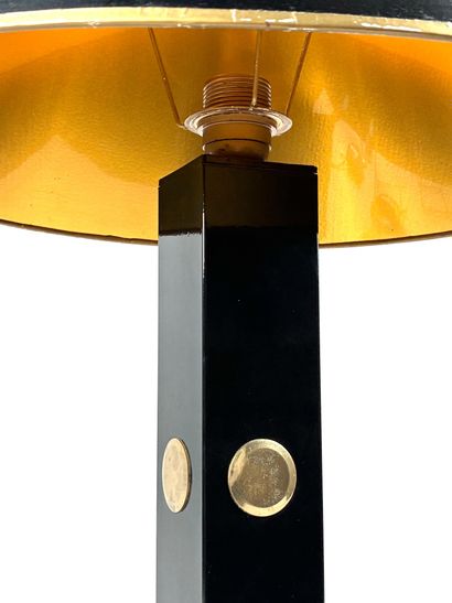 Grande lampe de salon de style néo-classique...